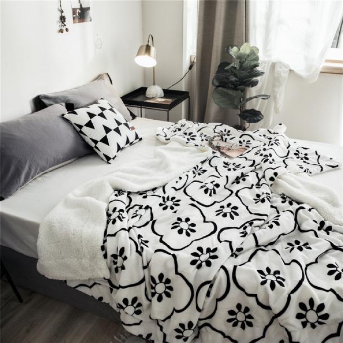 91家纺网 家纺一手货源 找家纺 昔可家纺 2018新品羊羔绒毛毯 花砖