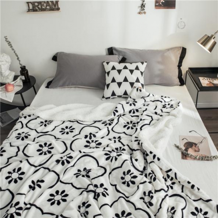 91家纺网 家纺一手货源 找家纺 昔可家纺 2018新品羊羔绒毛毯 花砖