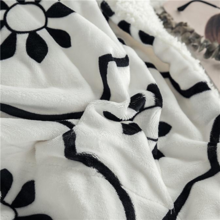 91家纺网 家纺一手货源 找家纺 昔可家纺 2018新品羊羔绒毛毯 花砖