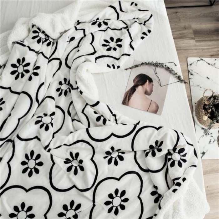 91家纺网 家纺一手货源 找家纺 昔可家纺 2018新品羊羔绒毛毯 花砖