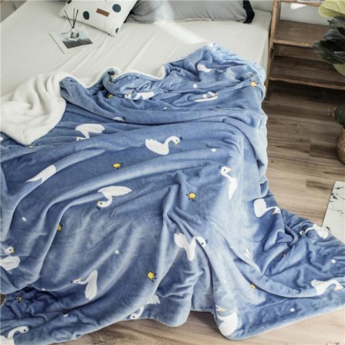 91家纺网 家纺一手货源 找家纺 昔可家纺 2018新品羊羔绒毛毯 皇冠天鹅