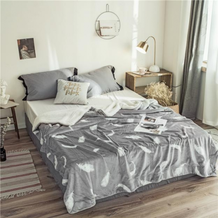 91家纺网 家纺一手货源 找家纺 昔可家纺 2018新品羊羔绒毛毯 灰羽毛