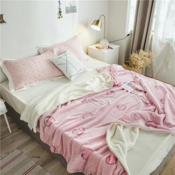 91家纺网 家纺一手货源 找家纺 昔可家纺 2018新品羊羔绒毛毯 蜜桃粉