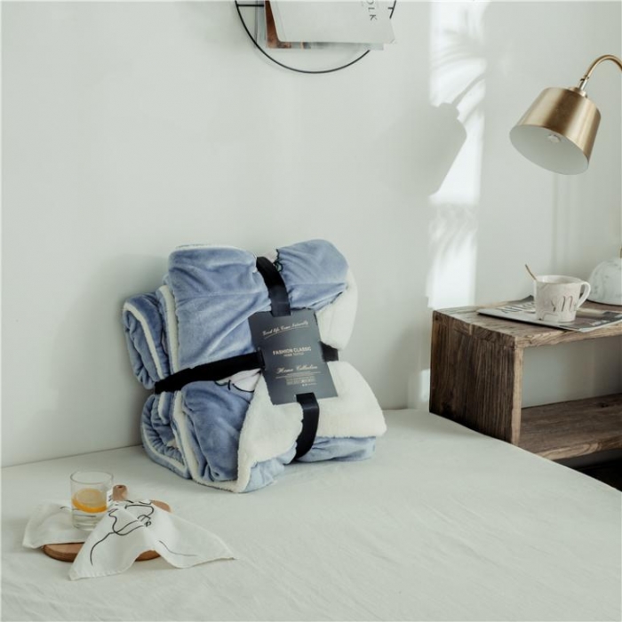 91家纺网 家纺一手货源 找家纺 昔可家纺 2018新品羊羔绒毛毯 蜜桃蓝