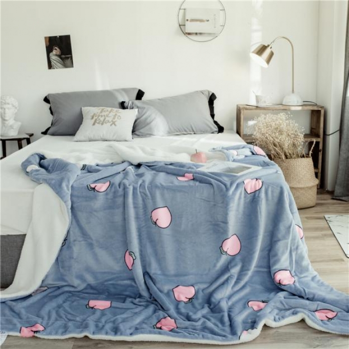 91家纺网 家纺一手货源 找家纺 昔可家纺 2018新品羊羔绒毛毯 蜜桃蓝