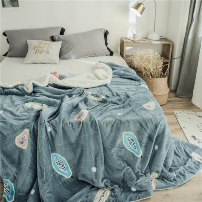 91家纺网 家纺一手货源 找家纺 昔可家纺 2018新品羊羔绒毛毯 木瓜水果