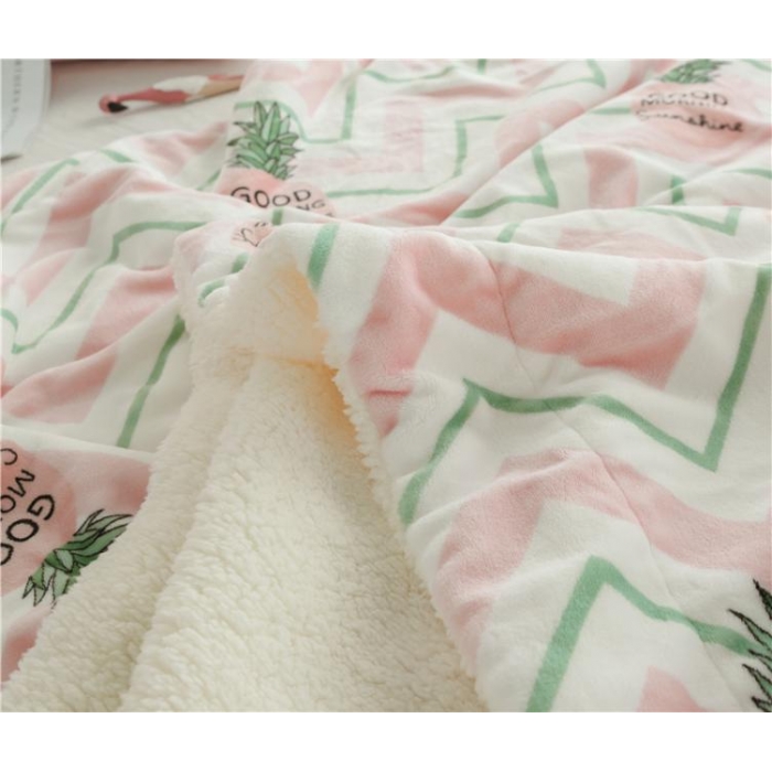 91家纺网 家纺一手货源 找家纺 昔可家纺 2018新品羊羔绒毛毯 线条菠萝