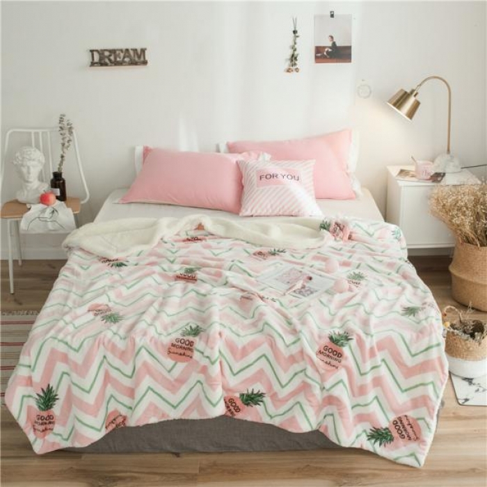 91家纺网 家纺一手货源 找家纺 昔可家纺 2018新品羊羔绒毛毯 线条菠萝