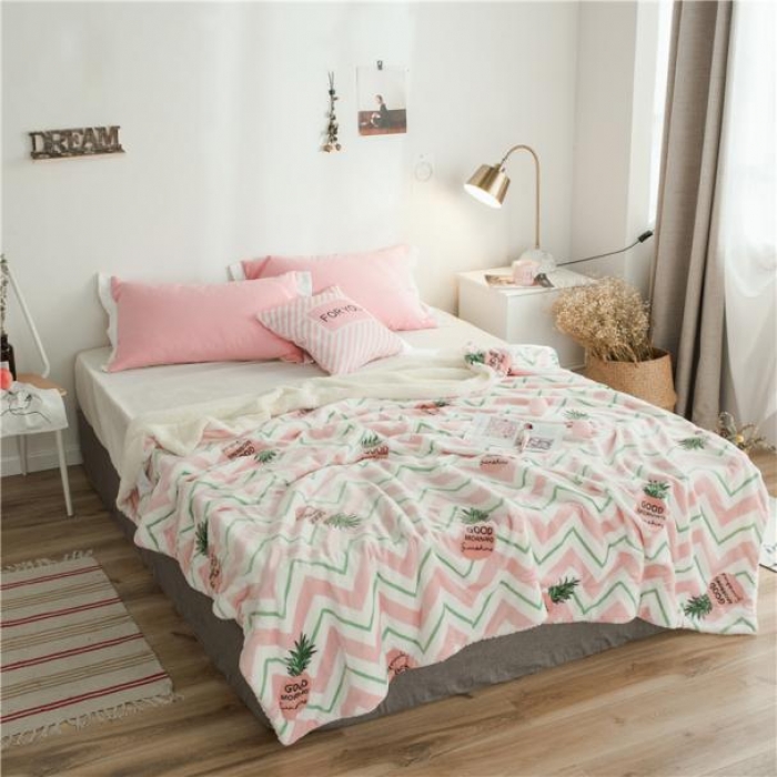 91家纺网 家纺一手货源 找家纺 昔可家纺 2018新品羊羔绒毛毯 线条菠萝