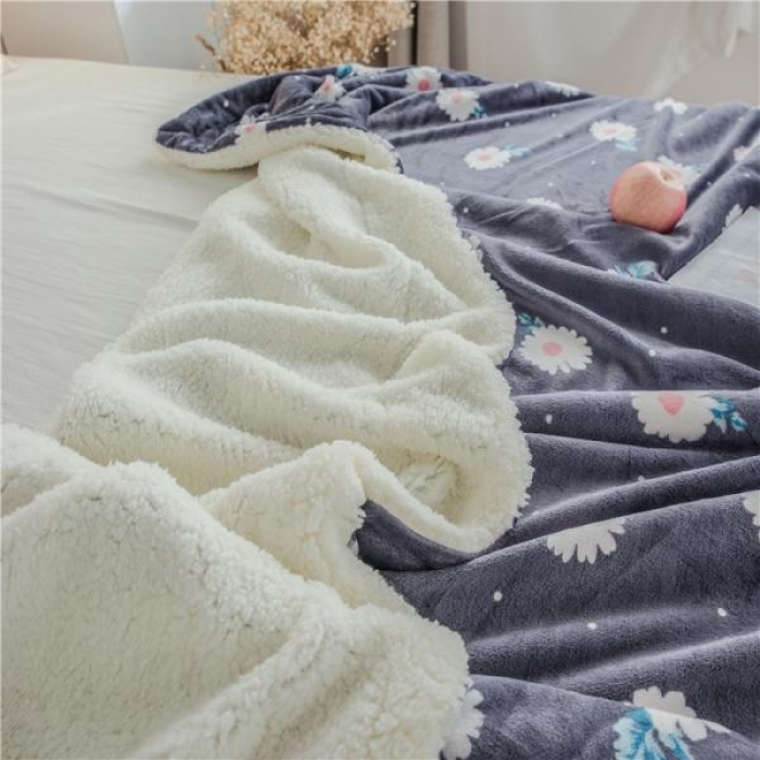 91家纺网 家纺一手货源 找家纺 昔可家纺 2018新品羊羔绒毛毯 小菊花