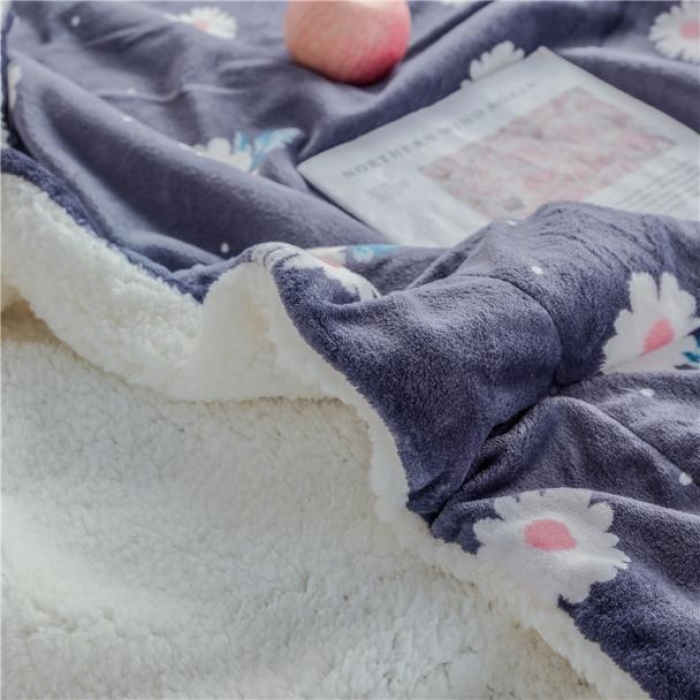 91家纺网 家纺一手货源 找家纺 昔可家纺 2018新品羊羔绒毛毯 小菊花