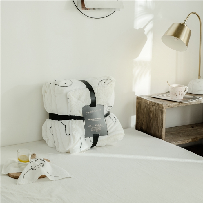 91家纺网 家纺一手货源 找家纺 昔可家纺 2018新品羊羔绒毛毯 小兔乖乖