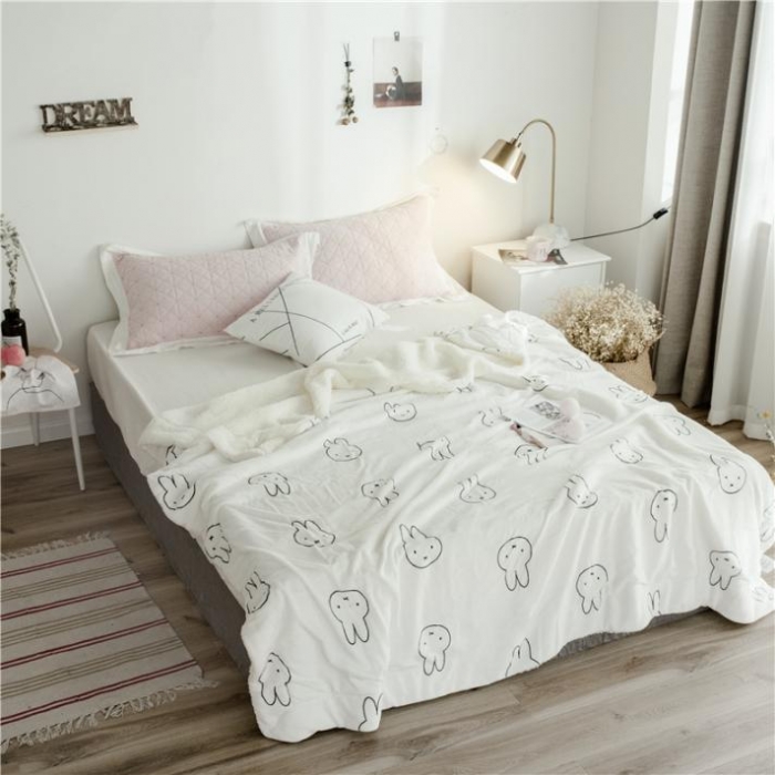 91家纺网 家纺一手货源 找家纺 昔可家纺 2018新品羊羔绒毛毯 小兔乖乖