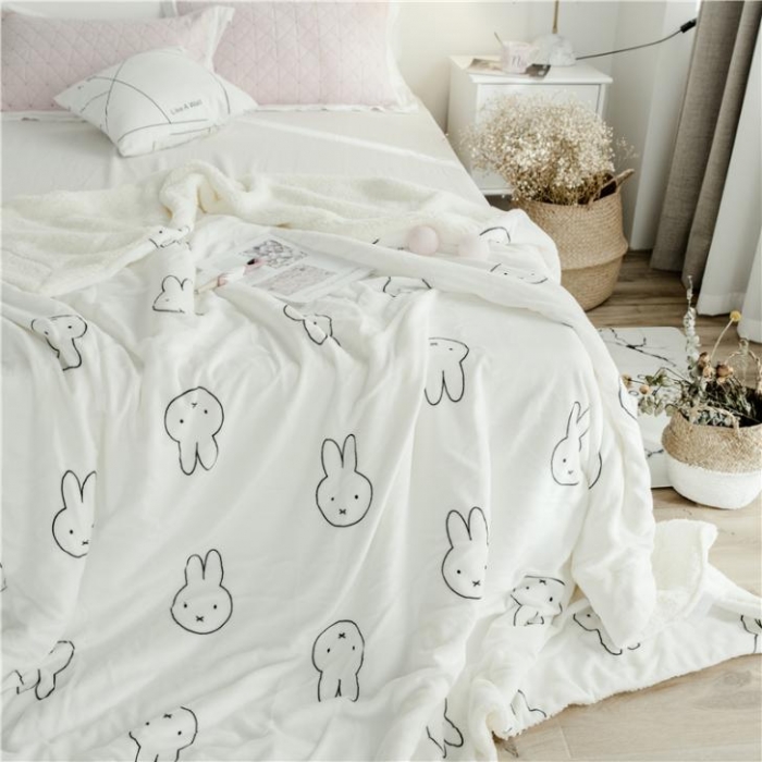 91家纺网 家纺一手货源 找家纺 昔可家纺 2018新品羊羔绒毛毯 小兔乖乖