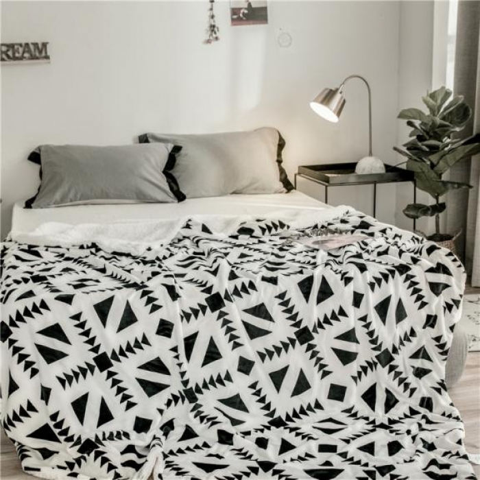 91家纺网 家纺一手货源 找家纺 昔可家纺 2018新品羊羔绒毛毯 鱼骨砖块