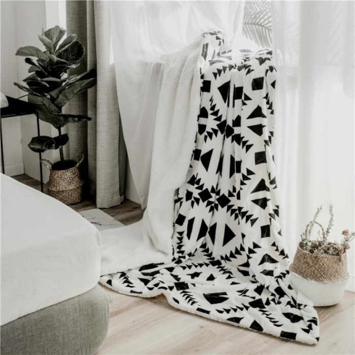 91家纺网 家纺一手货源 找家纺 昔可家纺 2018新品羊羔绒毛毯 鱼骨砖块