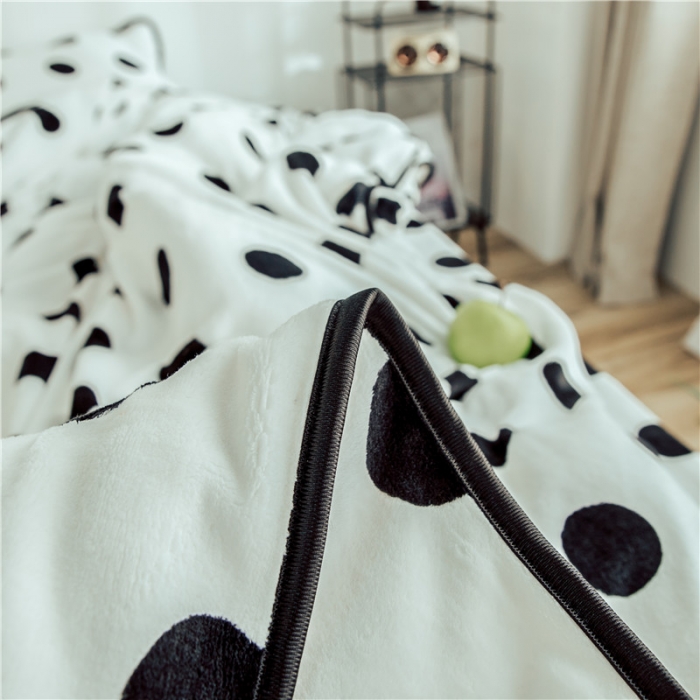 91家纺网 家纺一手货源 找家纺 昔可家纺 2018新款牛奶绒四件套 白波点