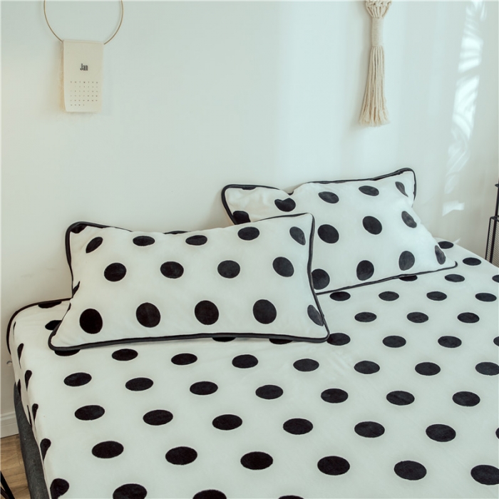 91家纺网 家纺一手货源 找家纺 昔可家纺 2018新款牛奶绒四件套 白波点