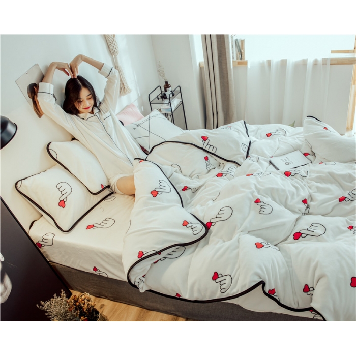 91家纺网 家纺一手货源 找家纺 昔可家纺 2018新款牛奶绒四件套 比心