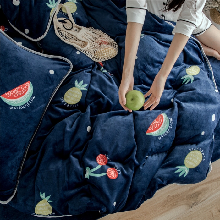 91家纺网 家纺一手货源 找家纺 昔可家纺 2018新款牛奶绒四件套 菠萝樱桃