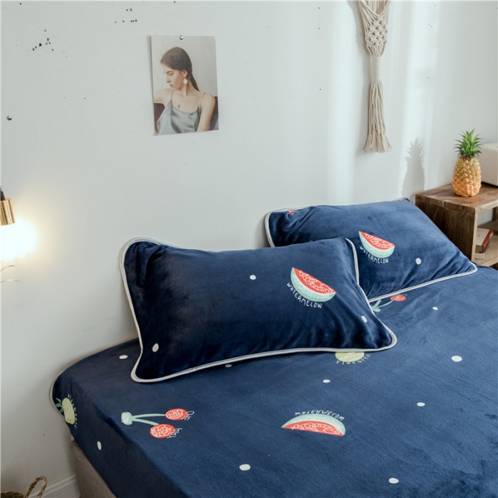 91家纺网 家纺一手货源 找家纺 昔可家纺 2018新款牛奶绒四件套 菠萝樱桃