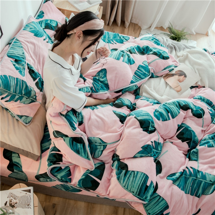 91家纺网 家纺一手货源 找家纺 昔可家纺 2018新款牛奶绒四件套 粉底绿植