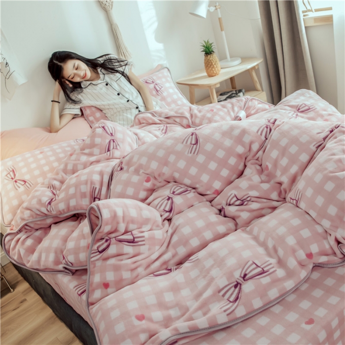 91家纺网 家纺一手货源 找家纺 昔可家纺 2018新款牛奶绒四件套 格子蝴蝶结