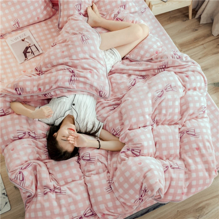 91家纺网 家纺一手货源 找家纺 昔可家纺 2018新款牛奶绒四件套 格子蝴蝶结