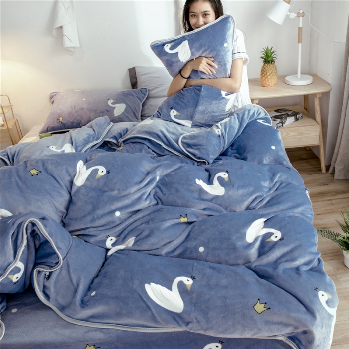 91家纺网 家纺一手货源 找家纺 昔可家纺 2018新款牛奶绒四件套 皇冠天鹅