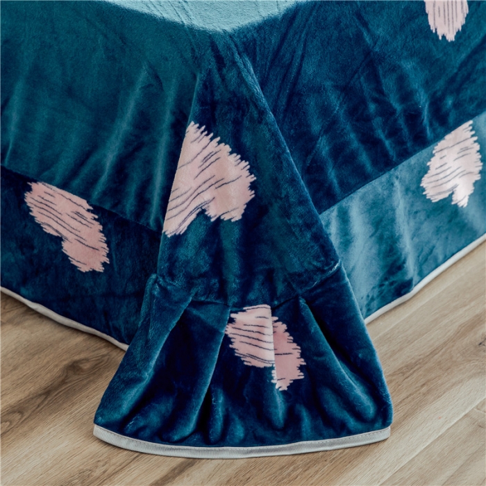 91家纺网 家纺一手货源 找家纺 昔可家纺 2018新款牛奶绒四件套 蓝底爱心