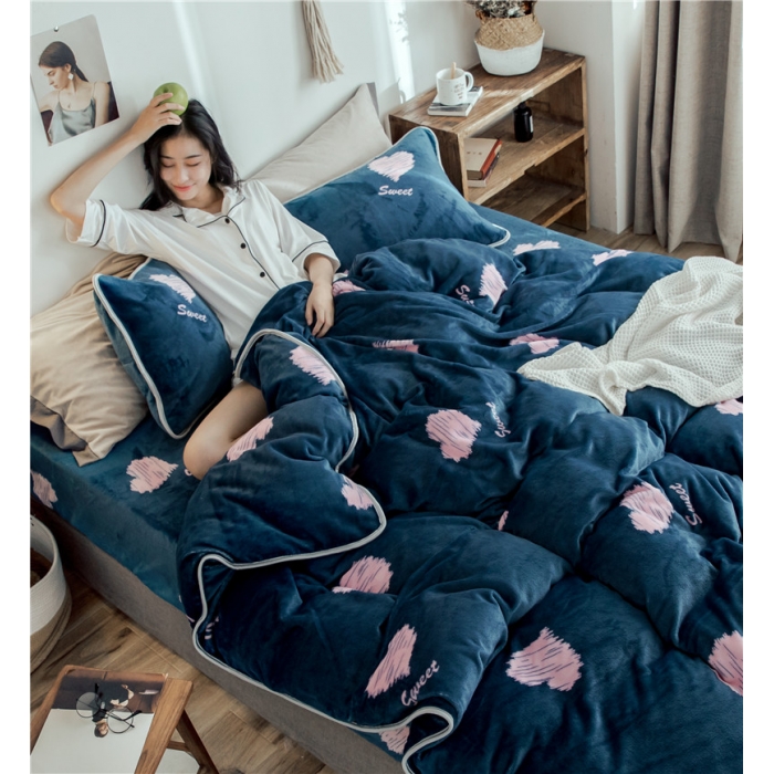 91家纺网 家纺一手货源 找家纺 昔可家纺 2018新款牛奶绒四件套 蓝底爱心