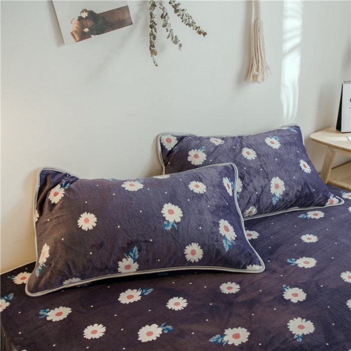 91家纺网 家纺一手货源 找家纺 昔可家纺 2018新款牛奶绒四件套 小菊花