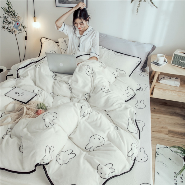 91家纺网 家纺一手货源 找家纺 昔可家纺 2018新款牛奶绒四件套 小兔乖乖