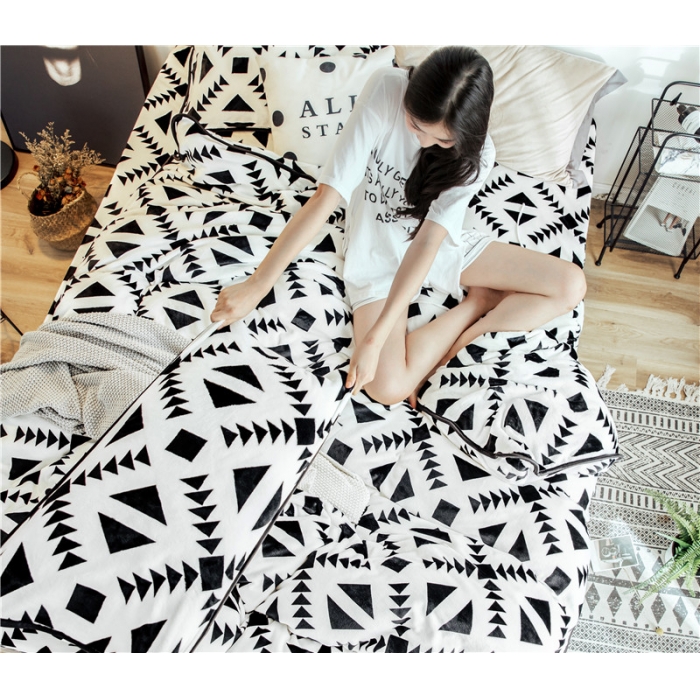 91家纺网 家纺一手货源 找家纺 昔可家纺 2018新款牛奶绒四件套 鱼骨砖块