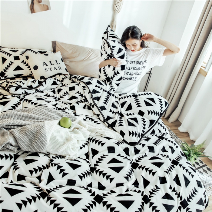 91家纺网 家纺一手货源 找家纺 昔可家纺 2018新款牛奶绒四件套 鱼骨砖块