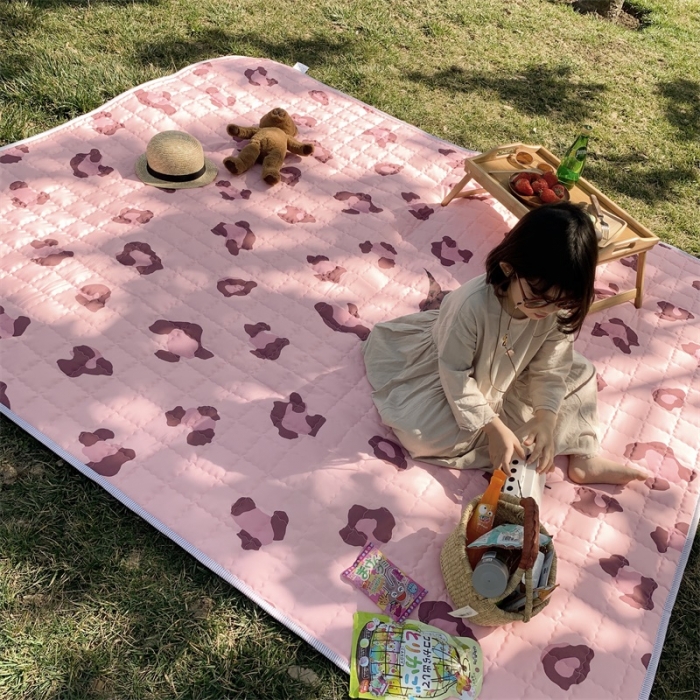 91家纺网 家纺一手货源 找家纺 昔可家纺 2019新款野餐垫 粉粉豹