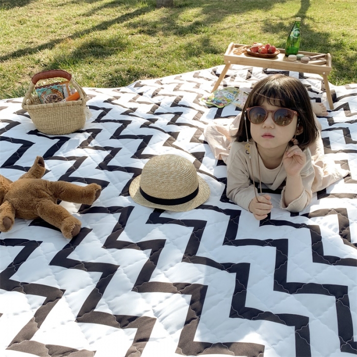 91家纺网 家纺一手货源 找家纺 昔可家纺 2019新款野餐垫 黑波纹