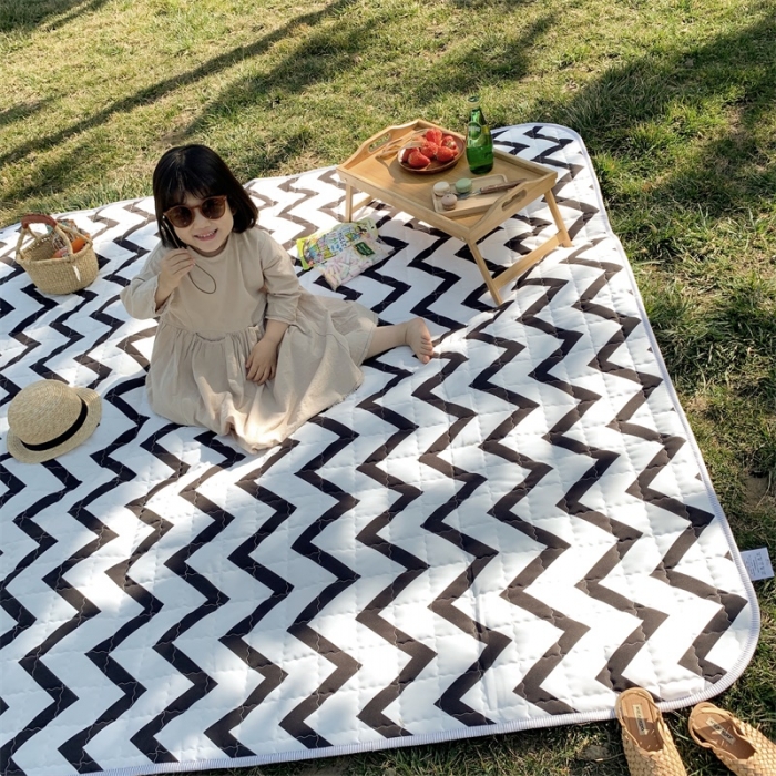 91家纺网 家纺一手货源 找家纺 昔可家纺 2019新款野餐垫 黑波纹