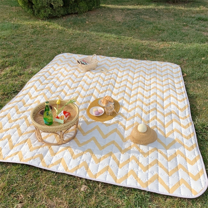 91家纺网 家纺一手货源 找家纺 昔可家纺 2019新款野餐垫 黄波纹