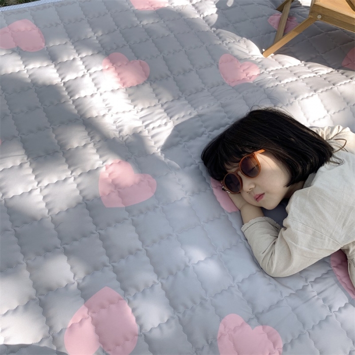 91家纺网 家纺一手货源 找家纺 昔可家纺 2019新款野餐垫 灰底粉心