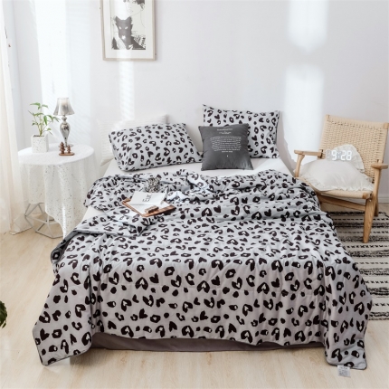 91家纺网 家纺一手货源 找家纺 （总）昔可 2019新款纯棉夏被影棚图