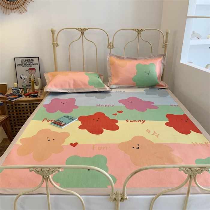 91家纺网 家纺一手货源 找家纺 昔可 2019新款牛奶冰丝软藤席 彩虹熊