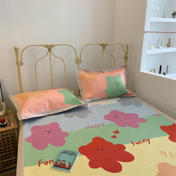 91家纺网 家纺一手货源 找家纺 昔可 2019新款牛奶冰丝软藤席 彩虹熊