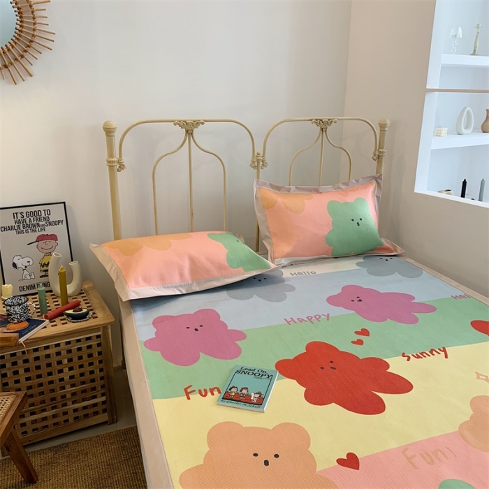 91家纺网 家纺一手货源 找家纺 昔可 2019新款牛奶冰丝软藤席 彩虹熊