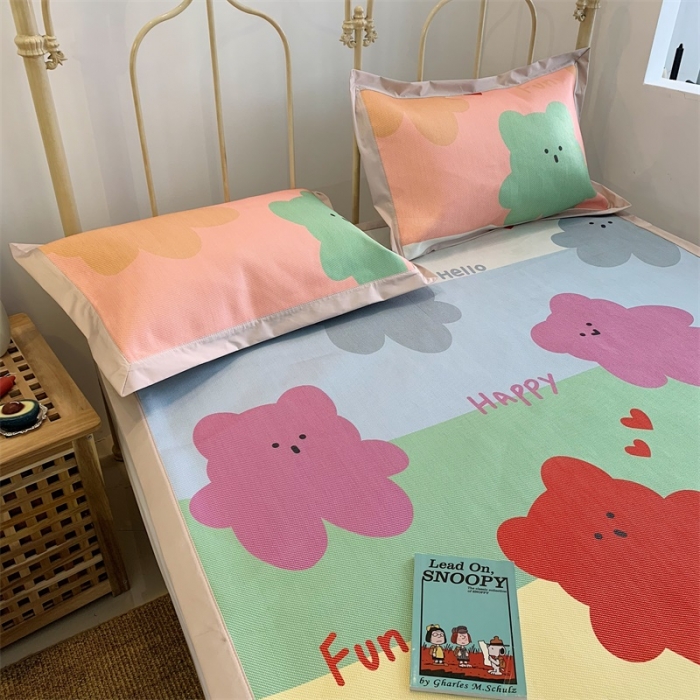 91家纺网 家纺一手货源 找家纺 昔可 2019新款牛奶冰丝软藤席 彩虹熊