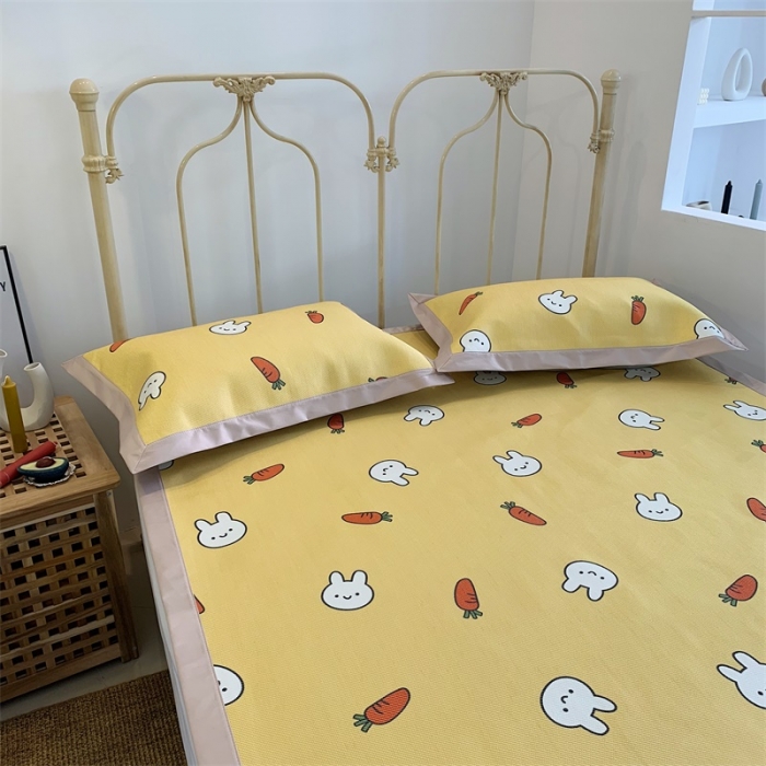 91家纺网 家纺一手货源 找家纺 昔可 2019新款牛奶冰丝软藤席 兔子爱萝卜