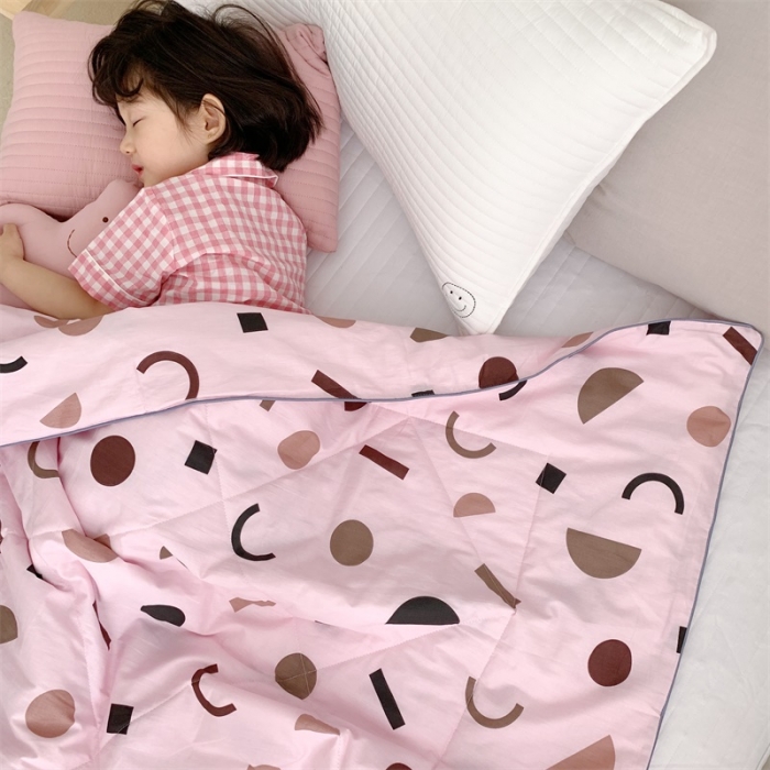 91家纺网 家纺一手货源 找家纺 昔可 2019新款纯棉夏被 弧形几何