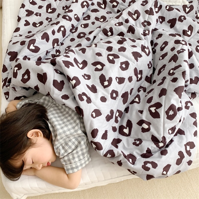 91家纺网 家纺一手货源 找家纺 昔可 2019新款纯棉夏被 灰豹纹