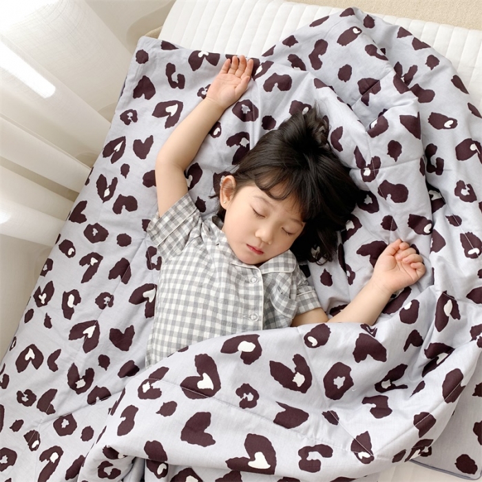 91家纺网 家纺一手货源 找家纺 昔可 2019新款纯棉夏被 灰豹纹