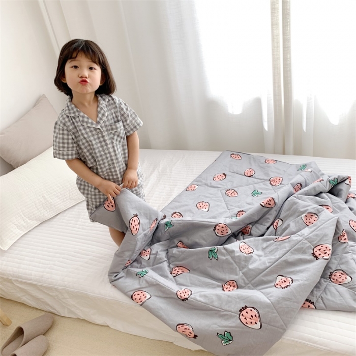 91家纺网 家纺一手货源 找家纺 昔可 2019新款纯棉夏被 小草莓灰